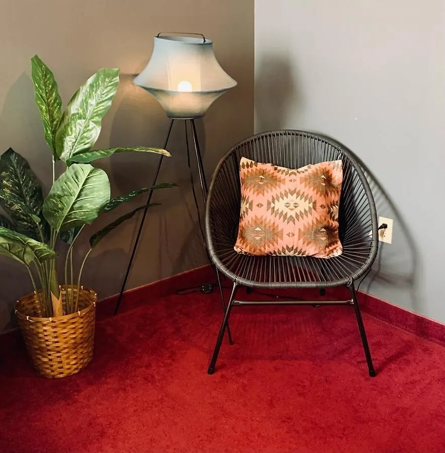 Hotel 300 Serene Studio #405, Ground Floor With Ac Halifax